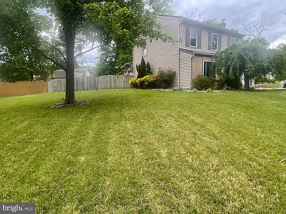 3rd image of 317 Balsam Rd