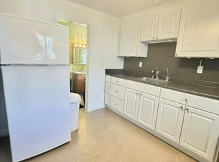 30 Cedar St, Amityville, NY 11701