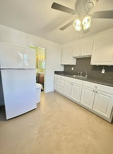 30 Cedar St Photo 1