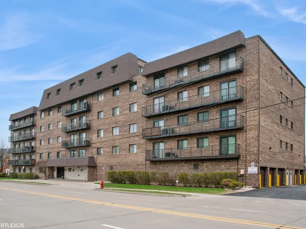 960 S River Rd APT 412, Des Plaines, IL 60016