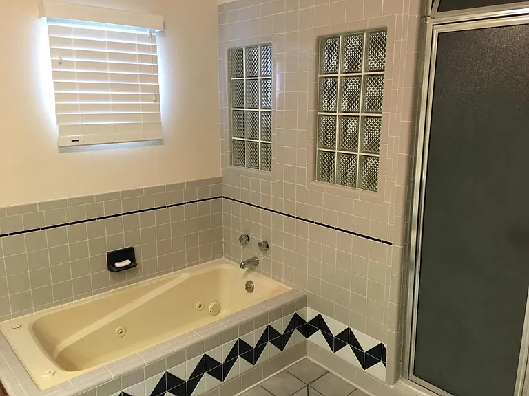 Master Bath, Tub and Shower