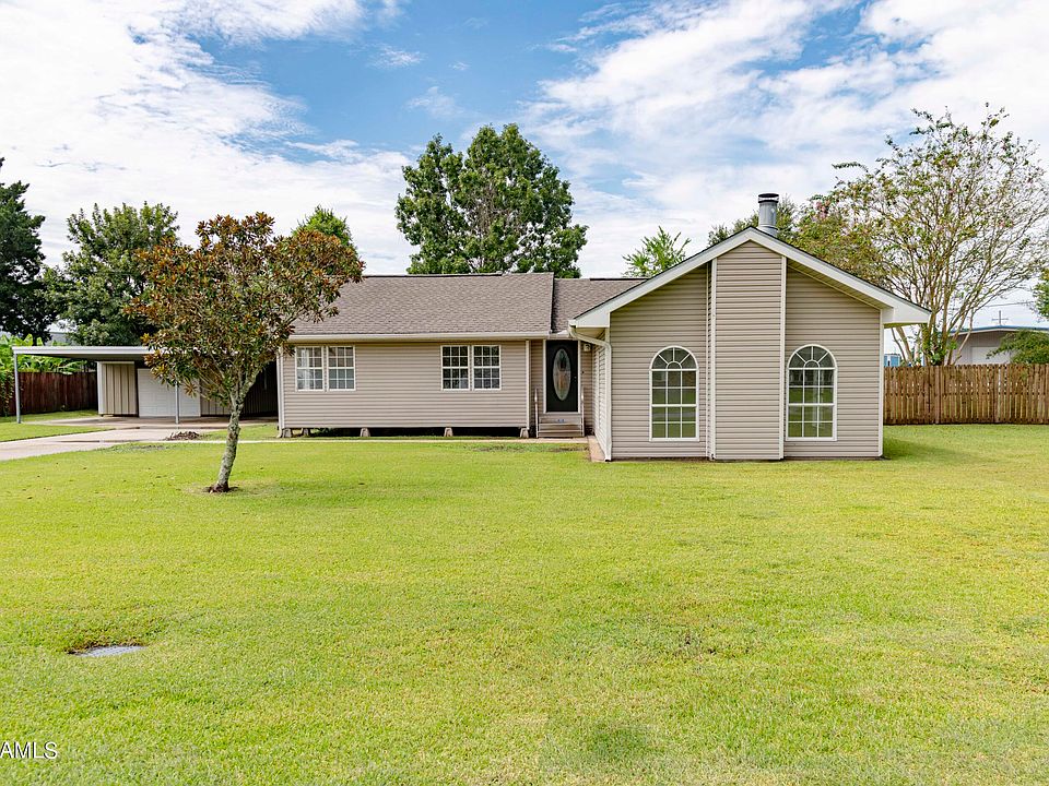 1st image of 2902 S Curtis Dr