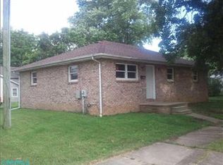 702 Maplewood Ave, Circleville, OH 43113