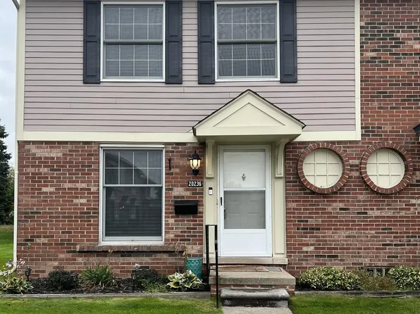 20236 S Great Oaks Cir, Clinton Township, MI 48036