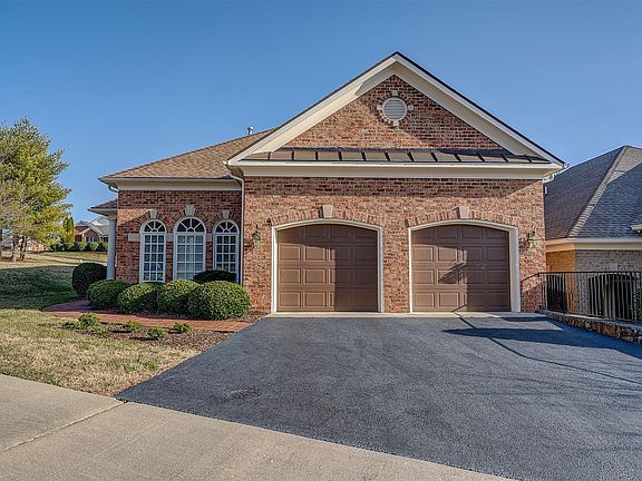 3rd image of 3306 Belshire Ct SW