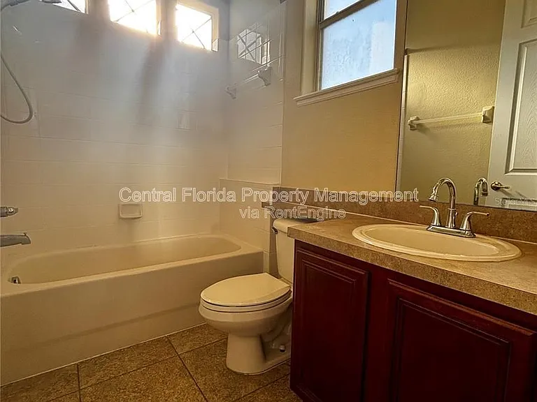 16127 Bristol Lake Cir — Photo 37