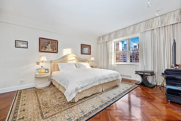 Sold by Emerson Realty NY LLC | media 3