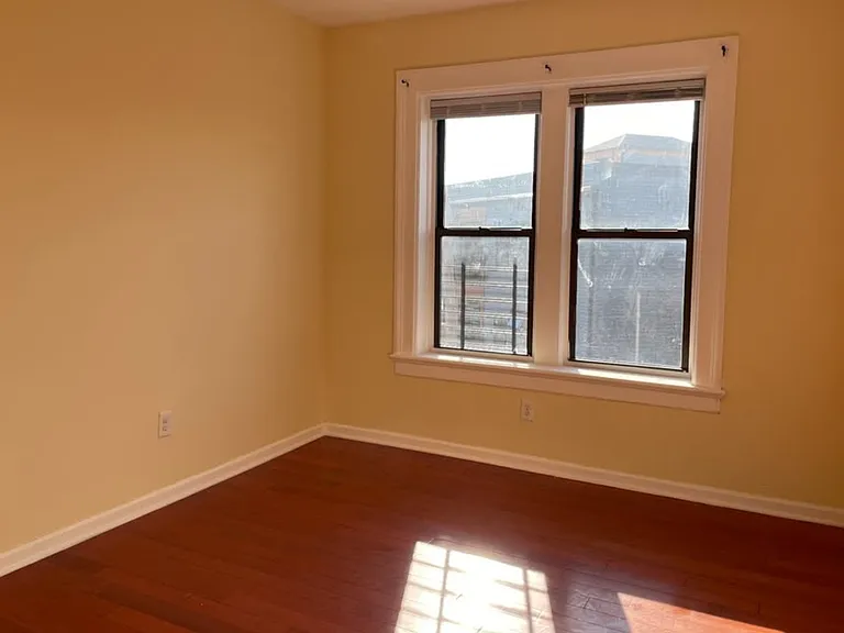 280 Morris Ave #2 — Photo 6