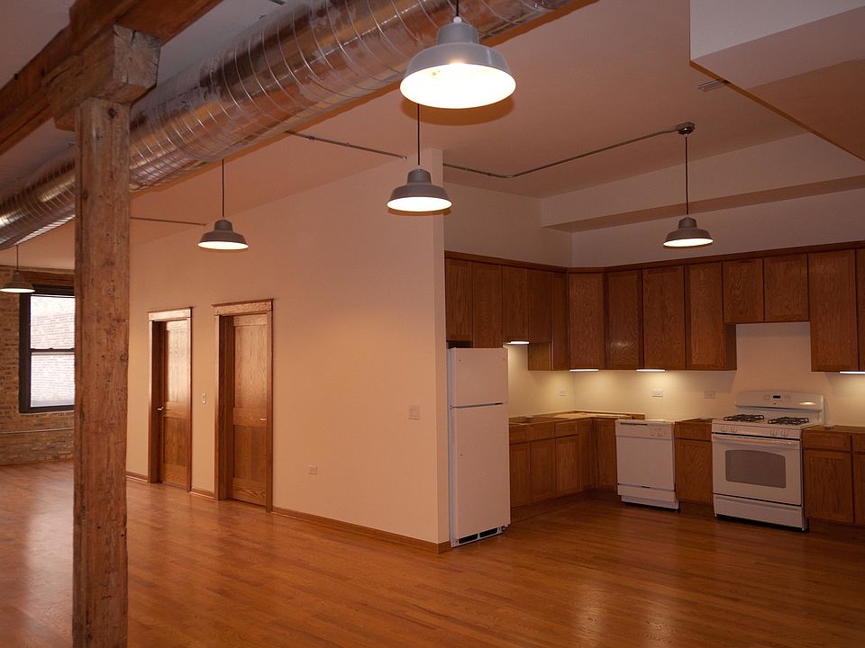 2nd image of 123 N Jefferson St Ste 3R