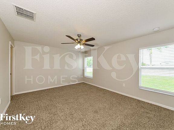 5th image of 325 Cascade Bend Dr