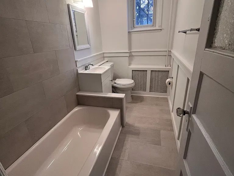 1812 Pine St #1R — Photo 8