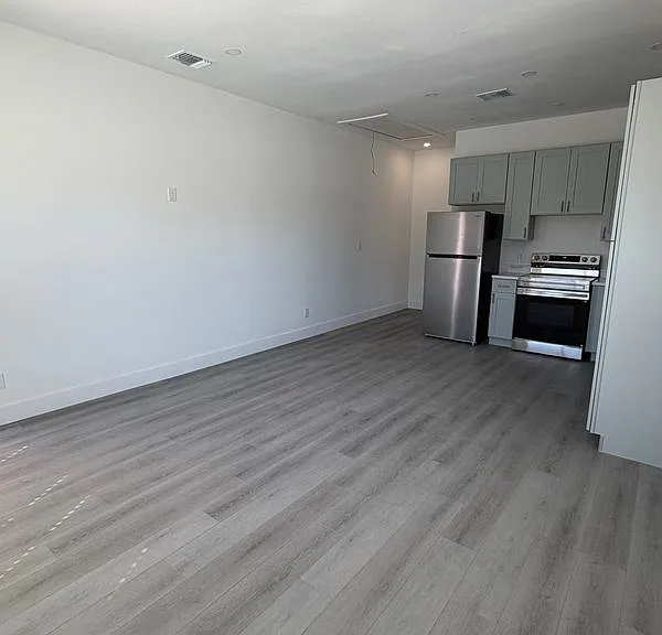 2427 W Southcross Blvd #1 — Photo 5