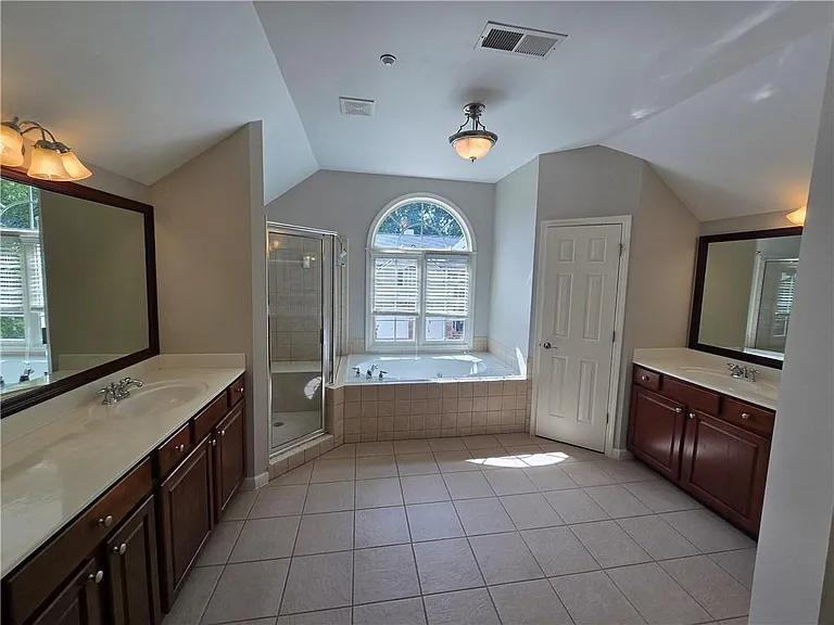 624 Maple Grove Way — Photo 13