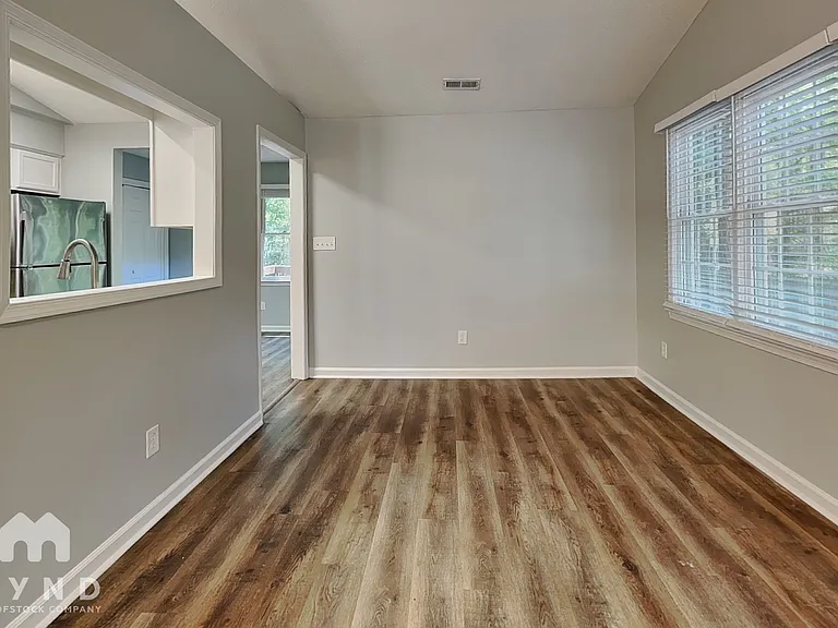 409 Crosspine Dr — Photo 6