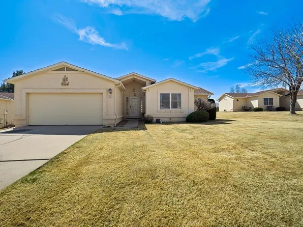 2 Cynthia Pl, Pueblo, CO 81008