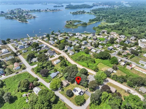 1 Irvings Path, Narragansett, RI 02882