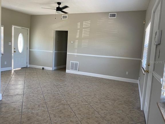 3rd image of 1515 Egan Dr