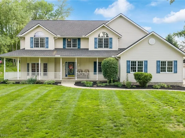 1366 Castalia Dr, Barberton, OH 44203