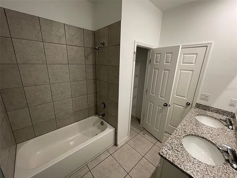 689 Crown Rose Dr — Photo 11
