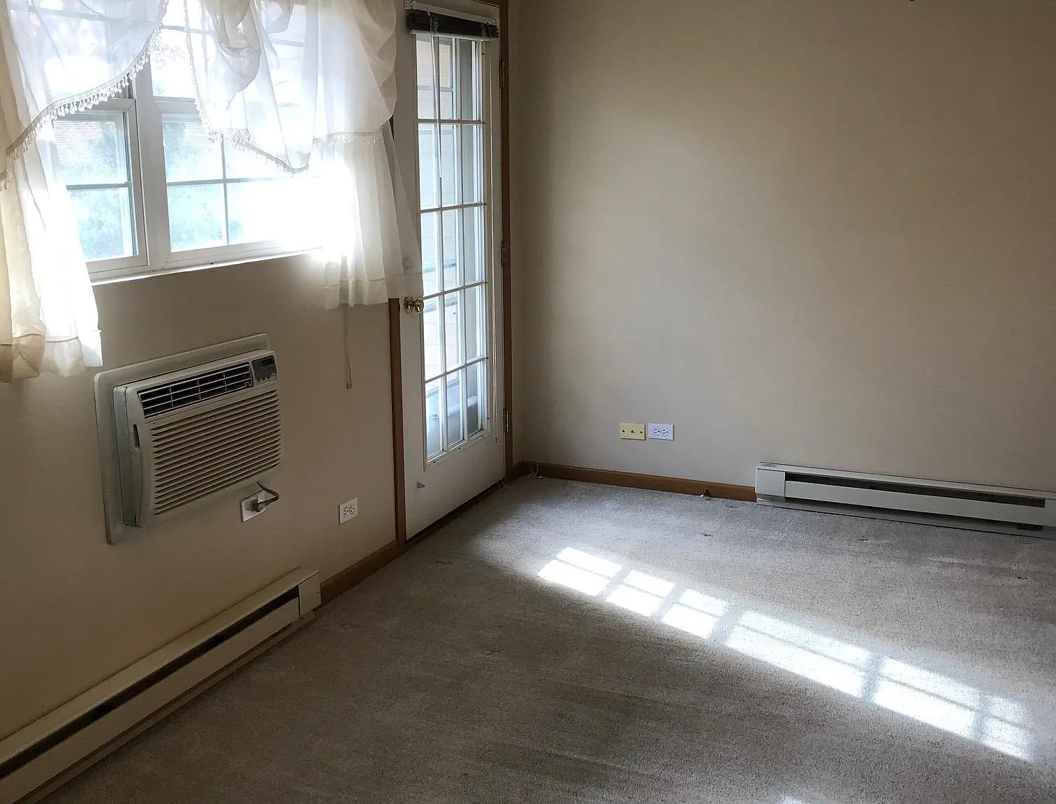 310 Cunat Blvd — Photo 4