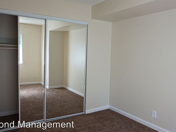 4th image of 1328 D St APT 07