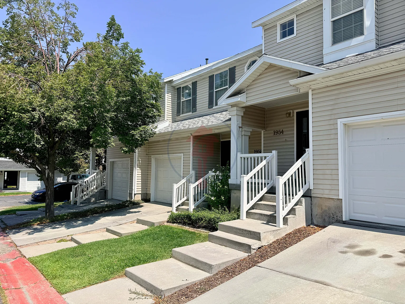 40 W Townhome — Photo 2