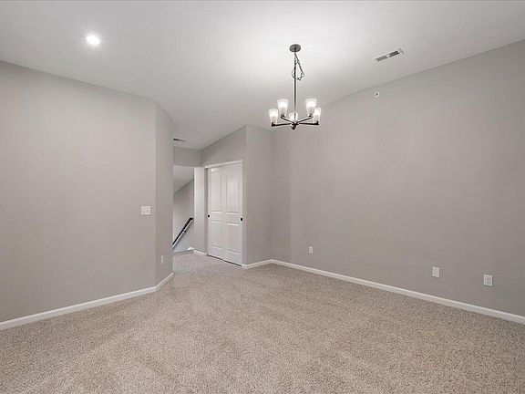 5th image of 717 Walton Terrace Dr #5-302