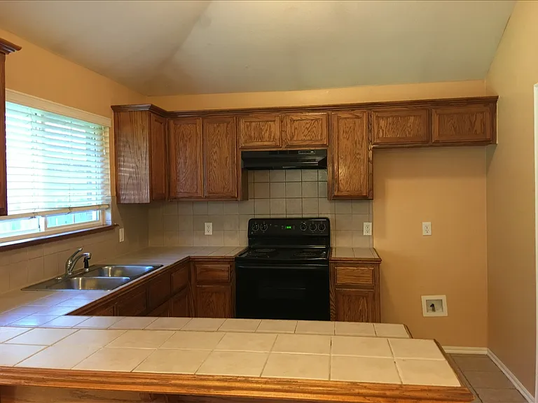 1420 Teakwood Dr — Photo 39