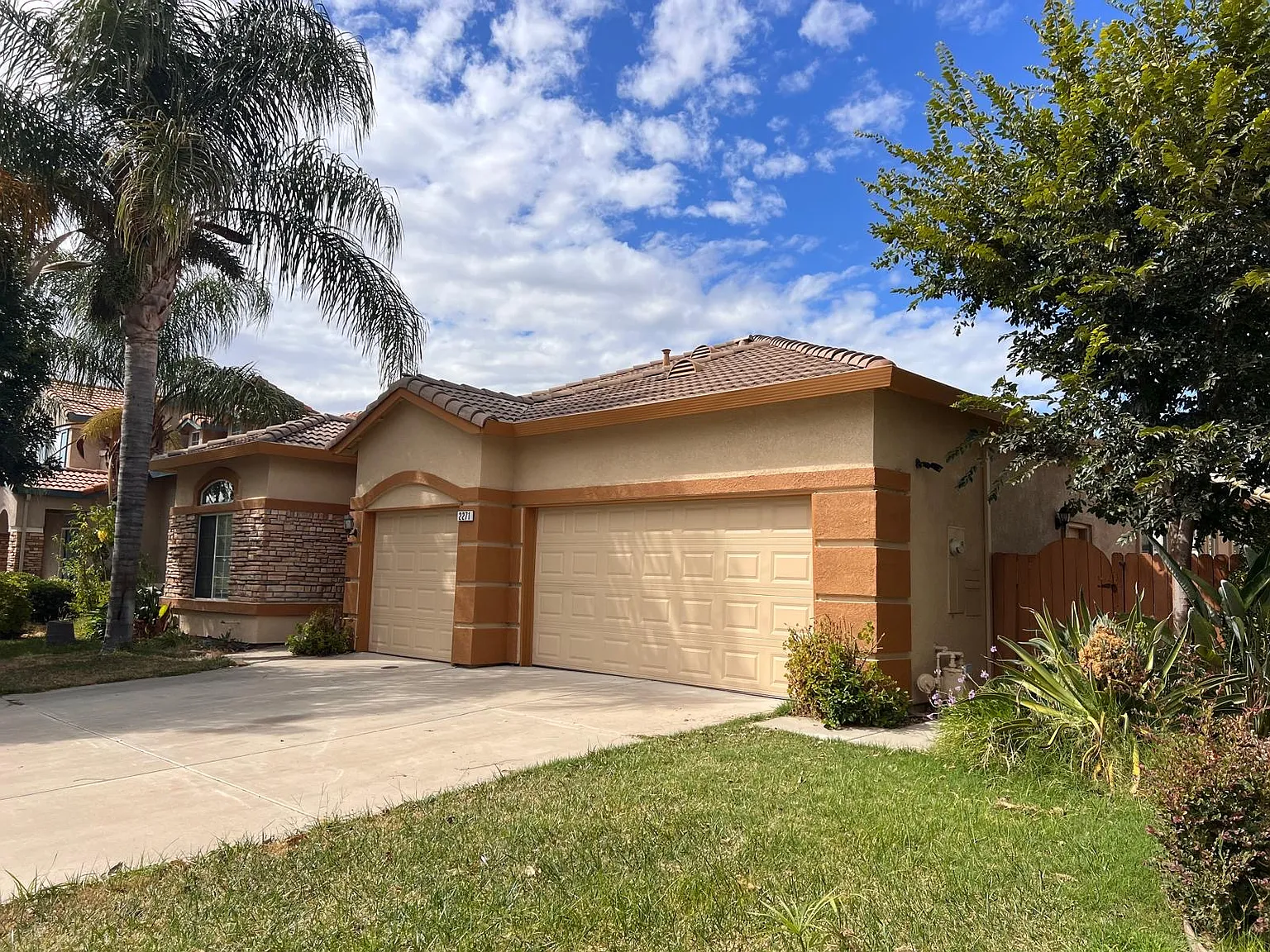 4 bed, 2350 sqft, $3,295 — Photo 2