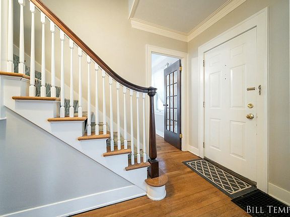 5th image of 117 Benjamin Ave SE