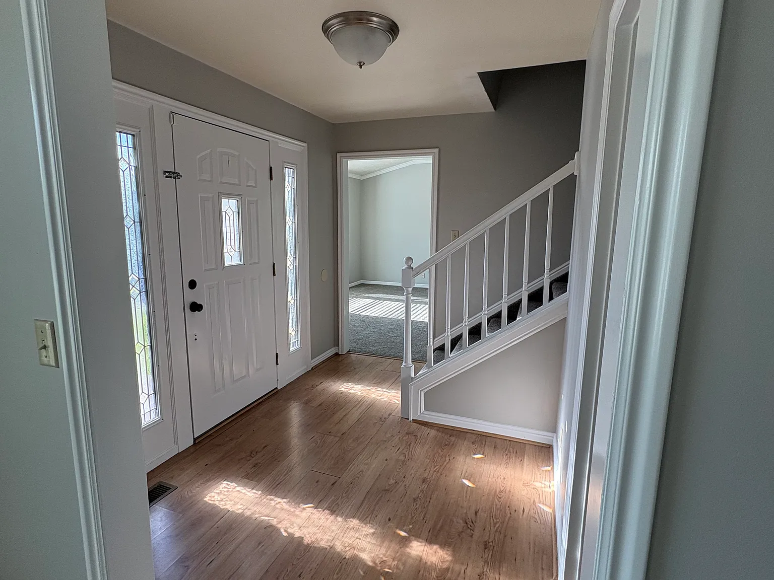 6 bed, 2.5 bath, 3200 sqft, $3,500 — Photo 4