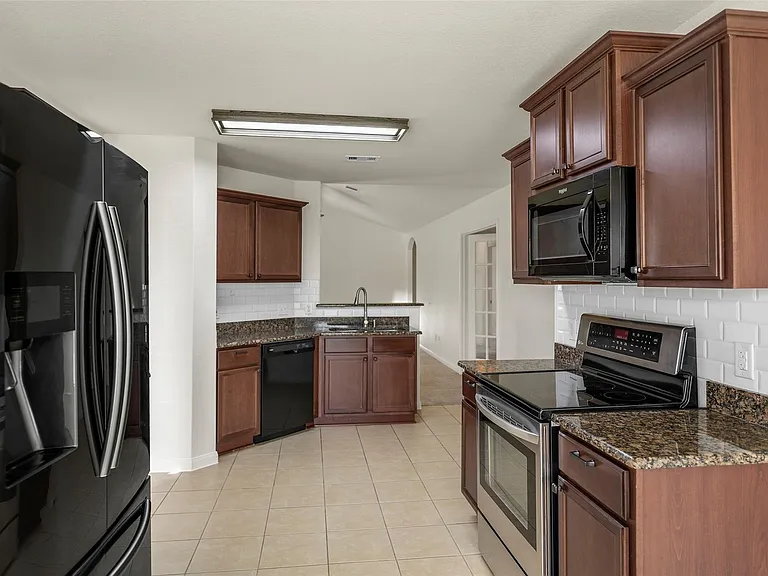 20803 Bastion Settle Dr — Photo 5