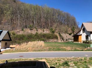 16 Peregrines Ridge Ct #3, Fairview, NC 28730