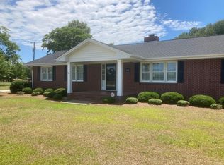 810 Barker Ten Mile Rd, Lumberton, NC 28358