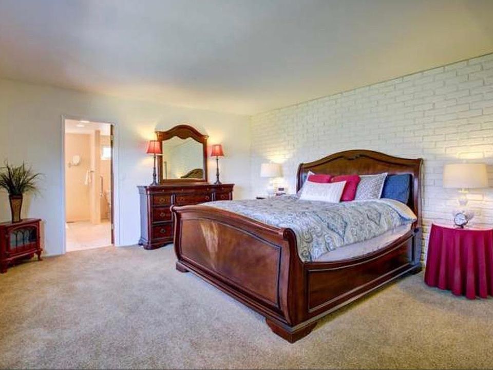 bedroom going into bathroom