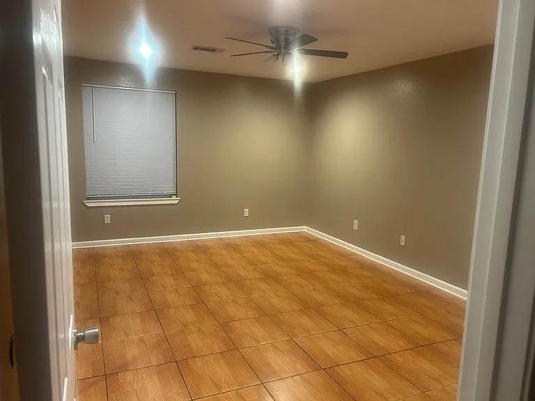 4632 Viola St — Photo 5