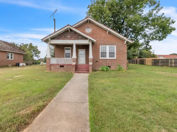 82 Saluda St, Ninety Six, SC 29666