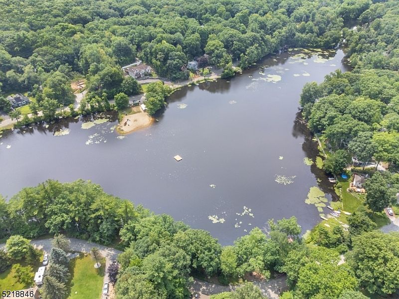 2nd image of 00-1 Clinton Rd