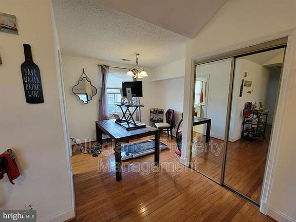 5th image of 2809 Arlington Blvd APT 201