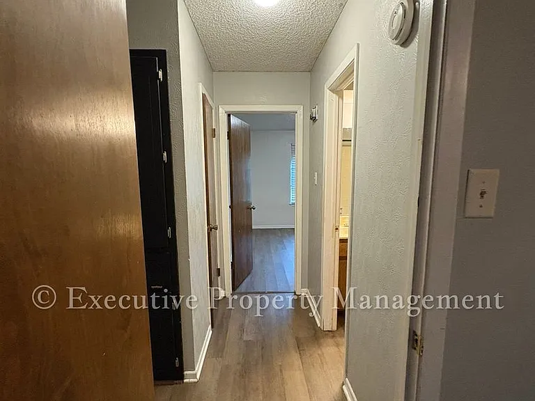 410 Jeffrey Ln — Photo 36