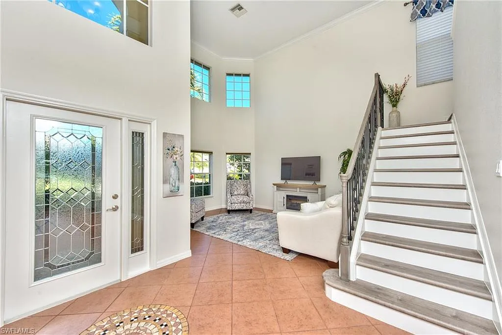 4 bed, 3.5 bath, 2696 sqft, $8,000 — Photo 4