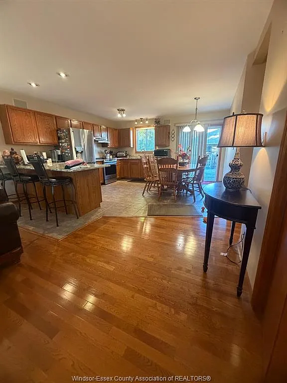 5 bed, $3,000 — Photo 3