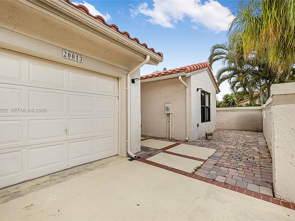 4th image of 20013 Mona Cir