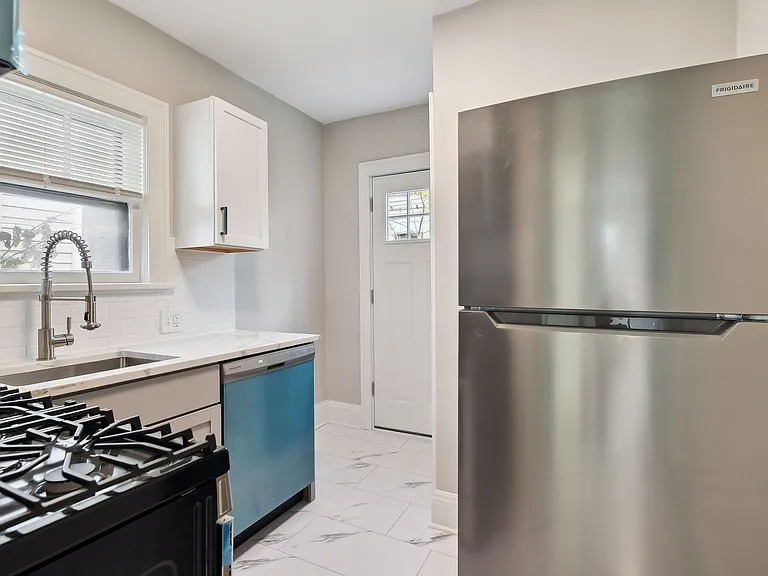 3315 Pleasant Ave — Photo 6