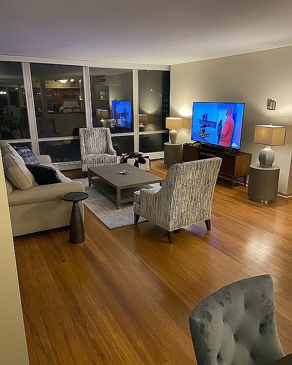 2nd image of 339 W Barry Ave APT 7C