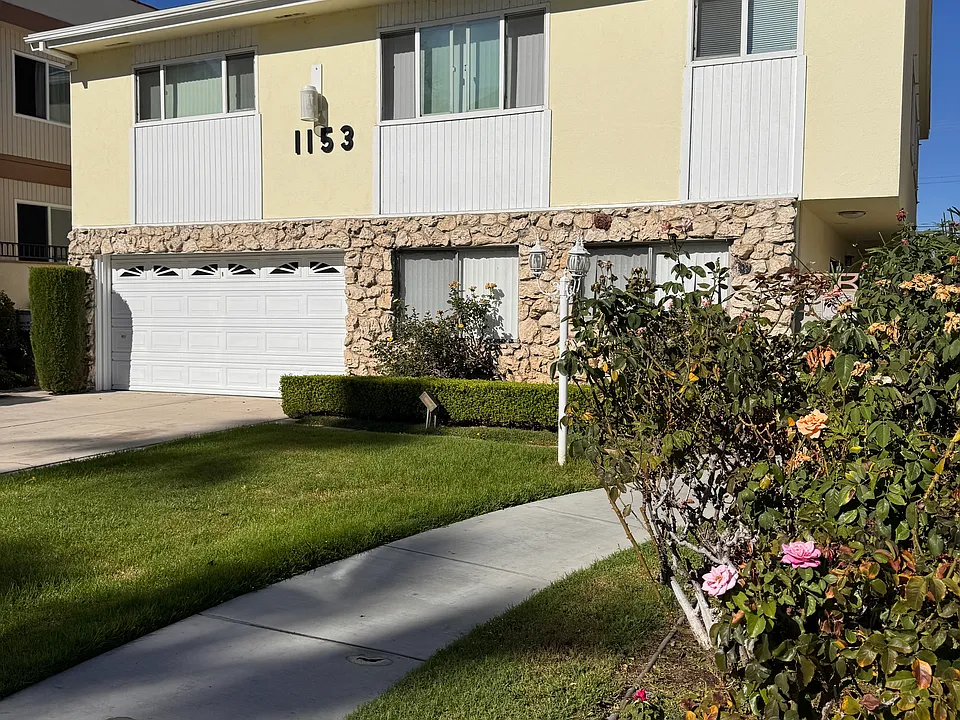 1153 Melrose Ave #4