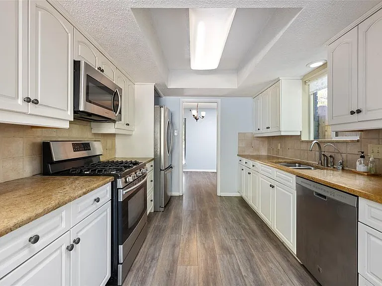 11918 Hornsby St — Photo 16