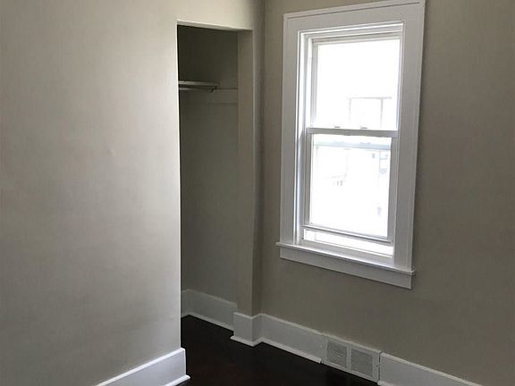 3rd image of 22374 Elmwood Ave