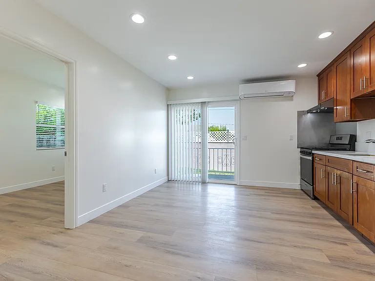 801 Elm Ave #B — Photo 5