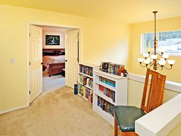 5th image of 23813 Moorgate Pl NW